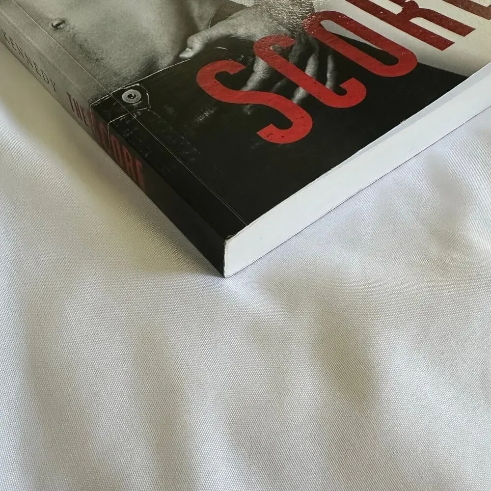 The Score Elle Kennedy Off Campus Oop Model Cover Paperback